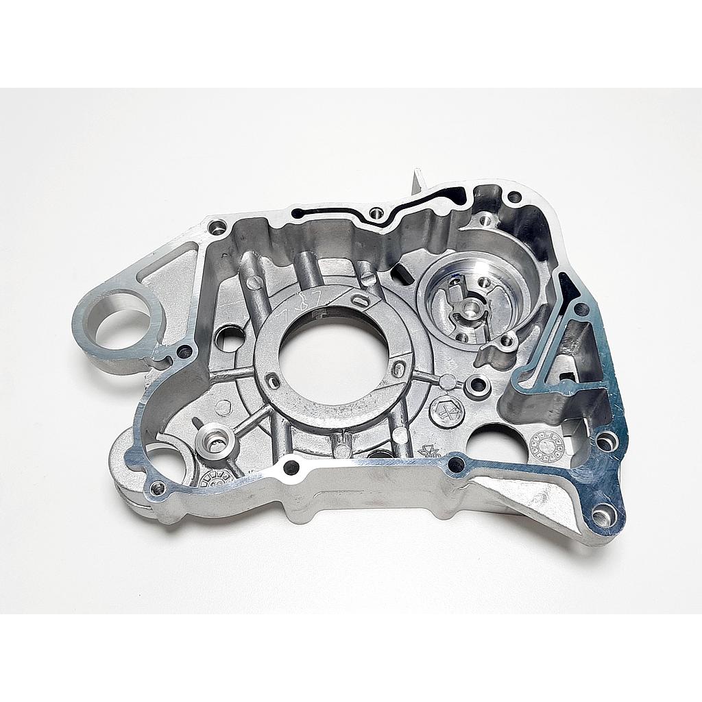 TAPA DERECHA DE MOTOR GL180BW