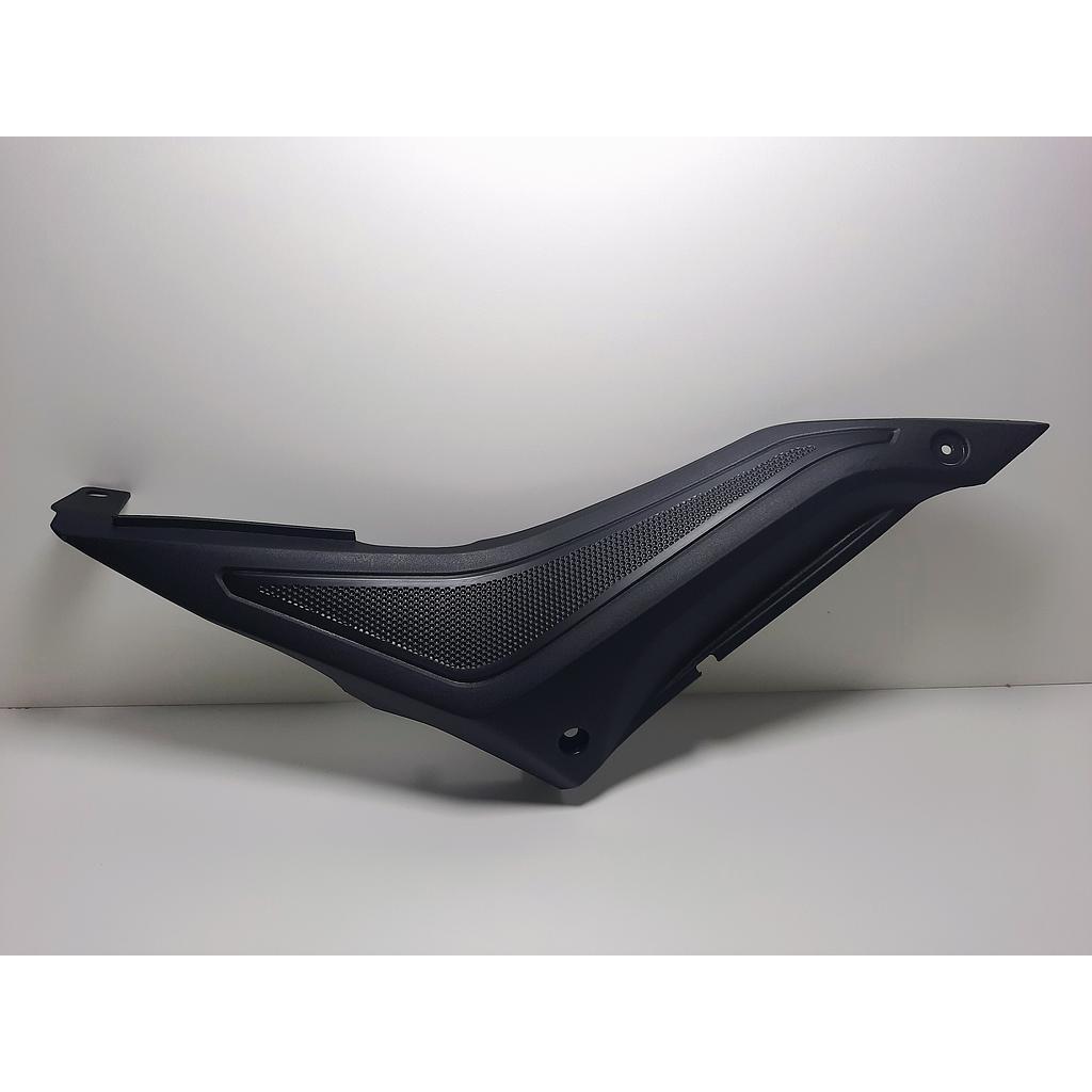 Tapa plástico lateral cobertor superior derecho GP